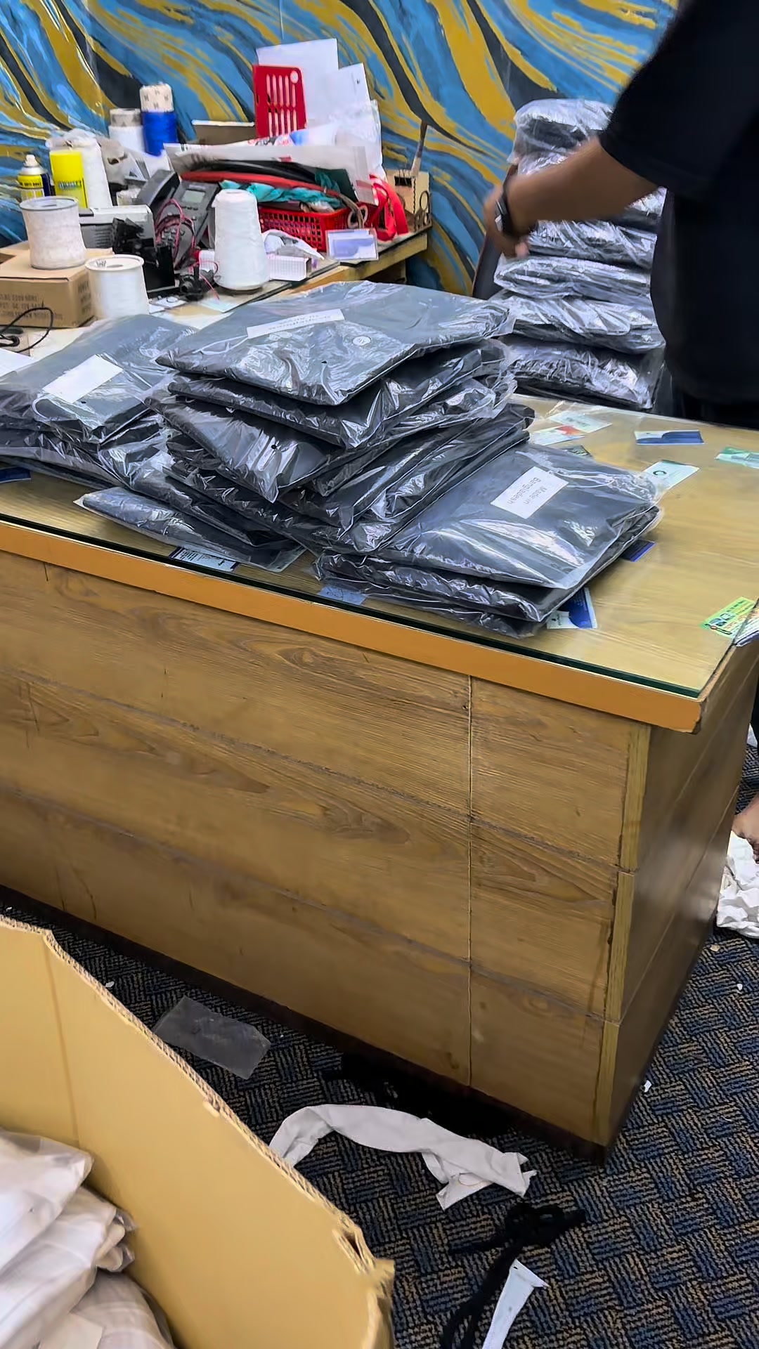 Aristo Textile Facebook ad: DTF প্রিন্ট কি একটু ঘষলেই Crack করে বা উঠে যায়? আমাদেরটা নয়।