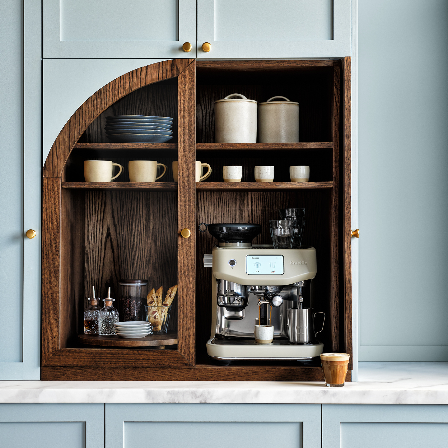 Crate and Barrel Facebook ad