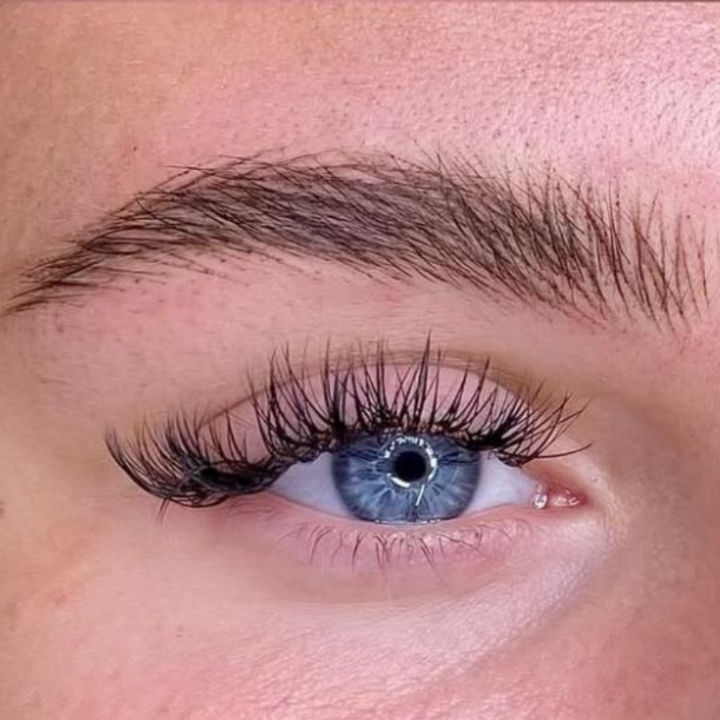 Bouchra maquillage permanent & Lasers Facebook ad: Découvrez l’art du maquillage permanent à Fribourg