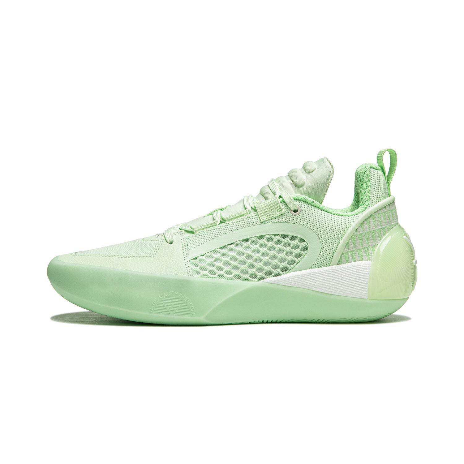 Way of Wade Kicks - 3 Facebook ad: BOOMテクノロジー搭載、反発力MAX。