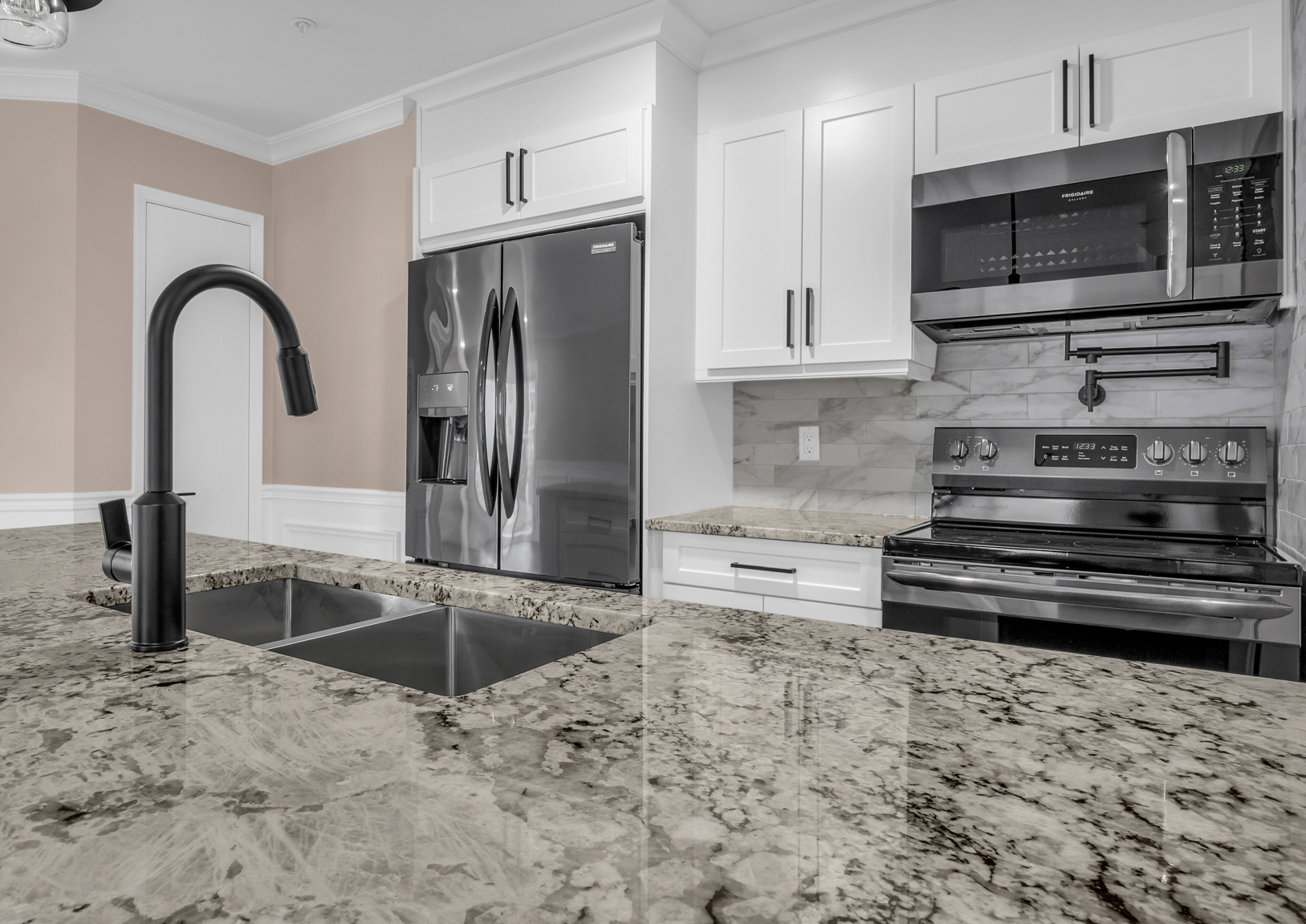 Giroux Construction Facebook ad: Plan your kitchen reno!