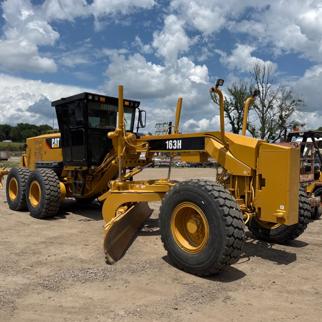 Looper Auction Facebook ad: LIVE & ONLINE AUCTION - CATALOG UPDATE