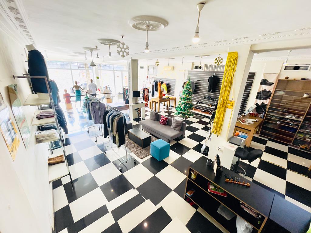 Authentic WEAR Cotonou Facebook ad: Vêtements, Chaussures et Accessoires pour hommes, femmes et…