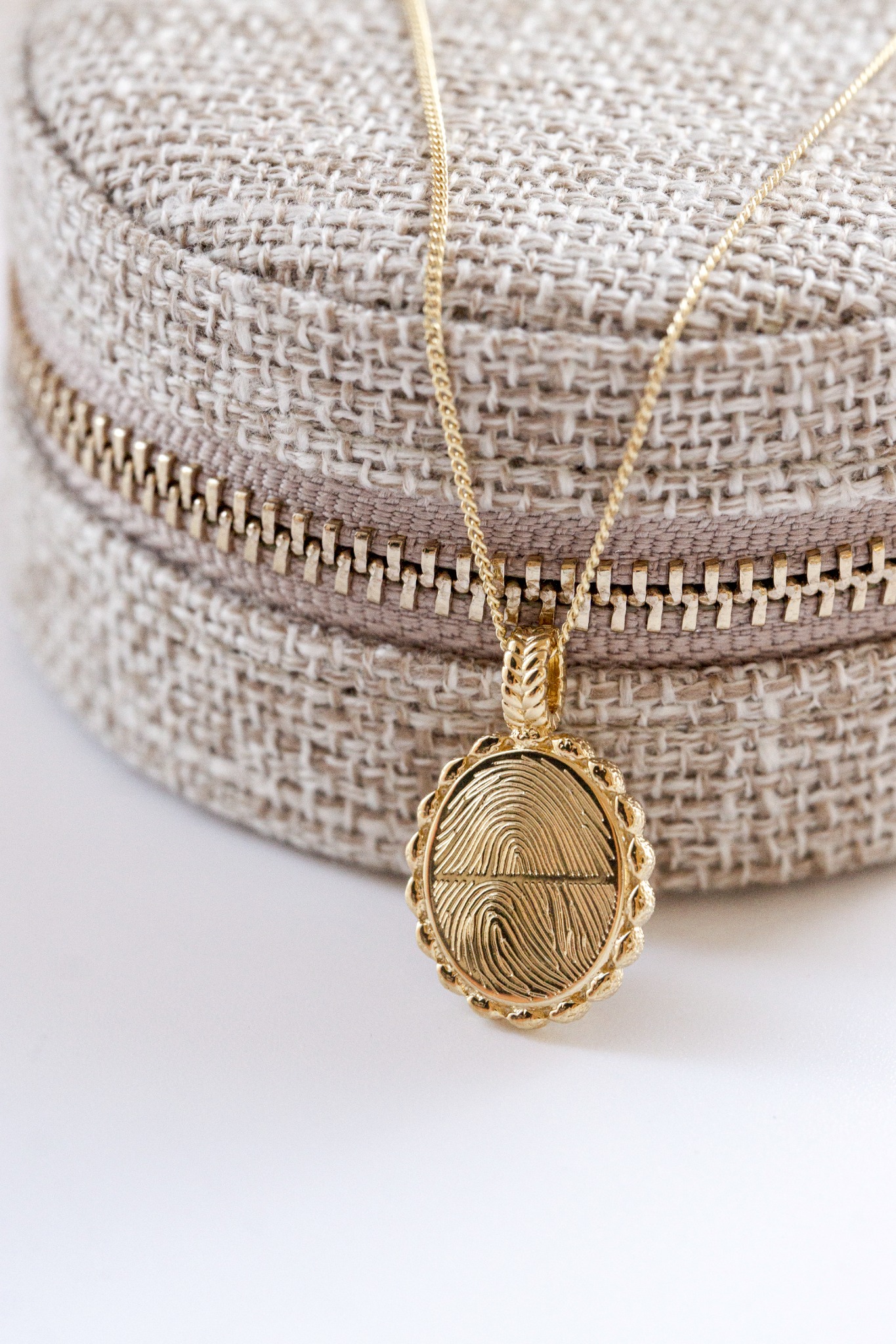 Salome Schmuck Facebook ad