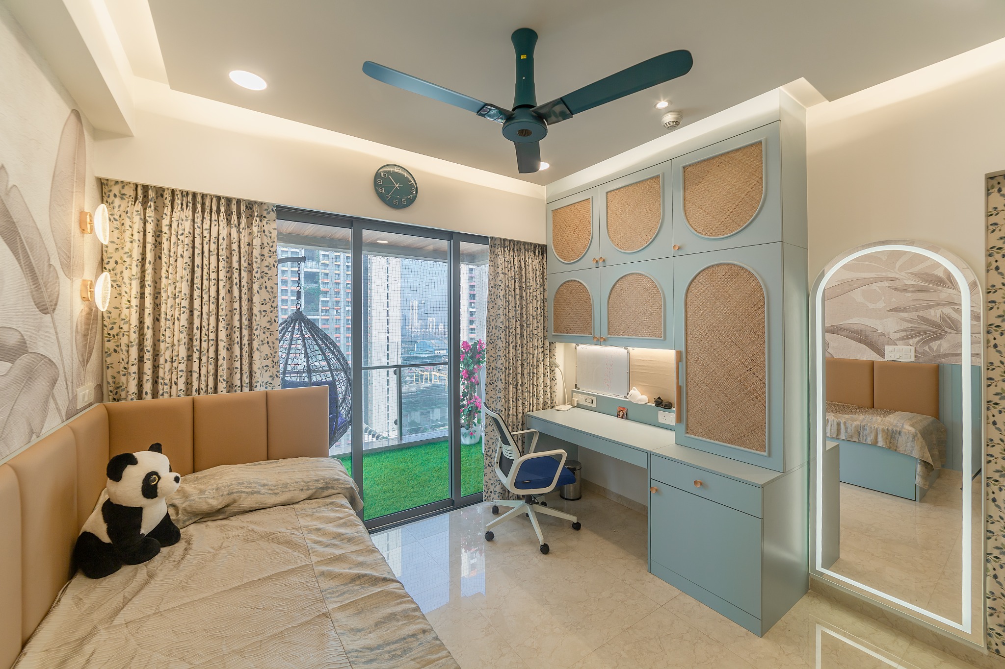 Rennovate Home Interiors Facebook ad: Own a flat at Ajmera Manhattan, Wadala?
