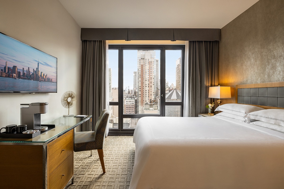 Executive Hotels & Resorts Facebook ad: Make each stay unique with exclusive package deals.