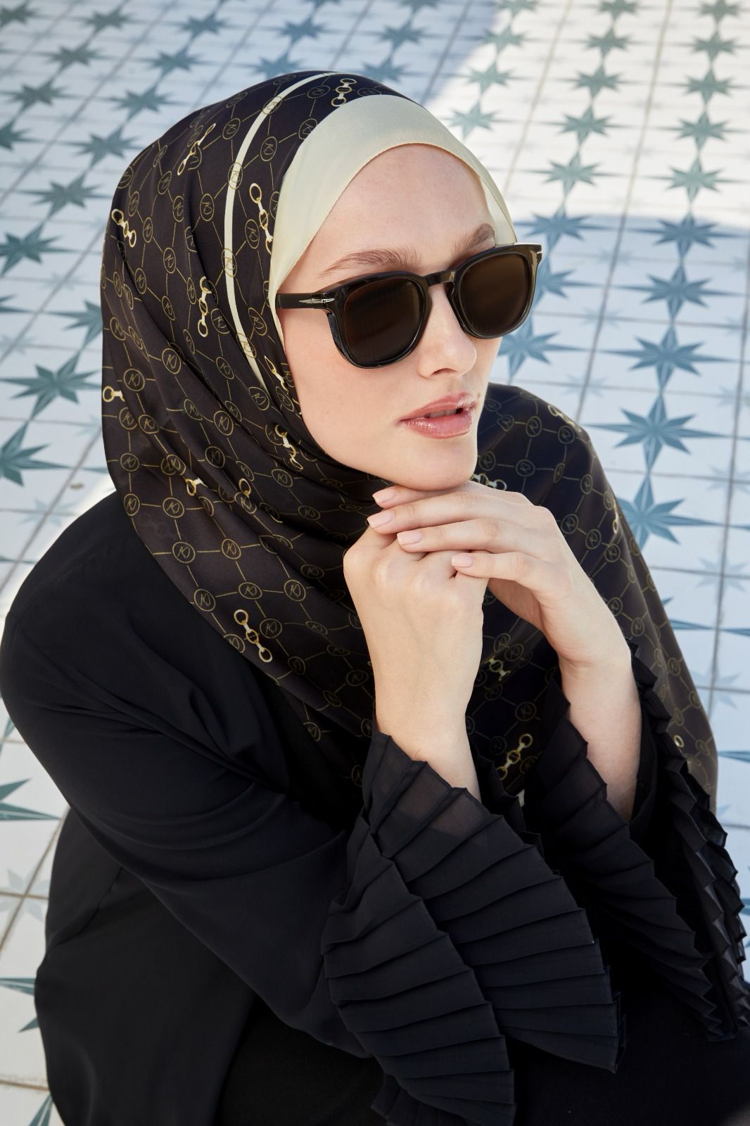 Her scarf  Facebook ad