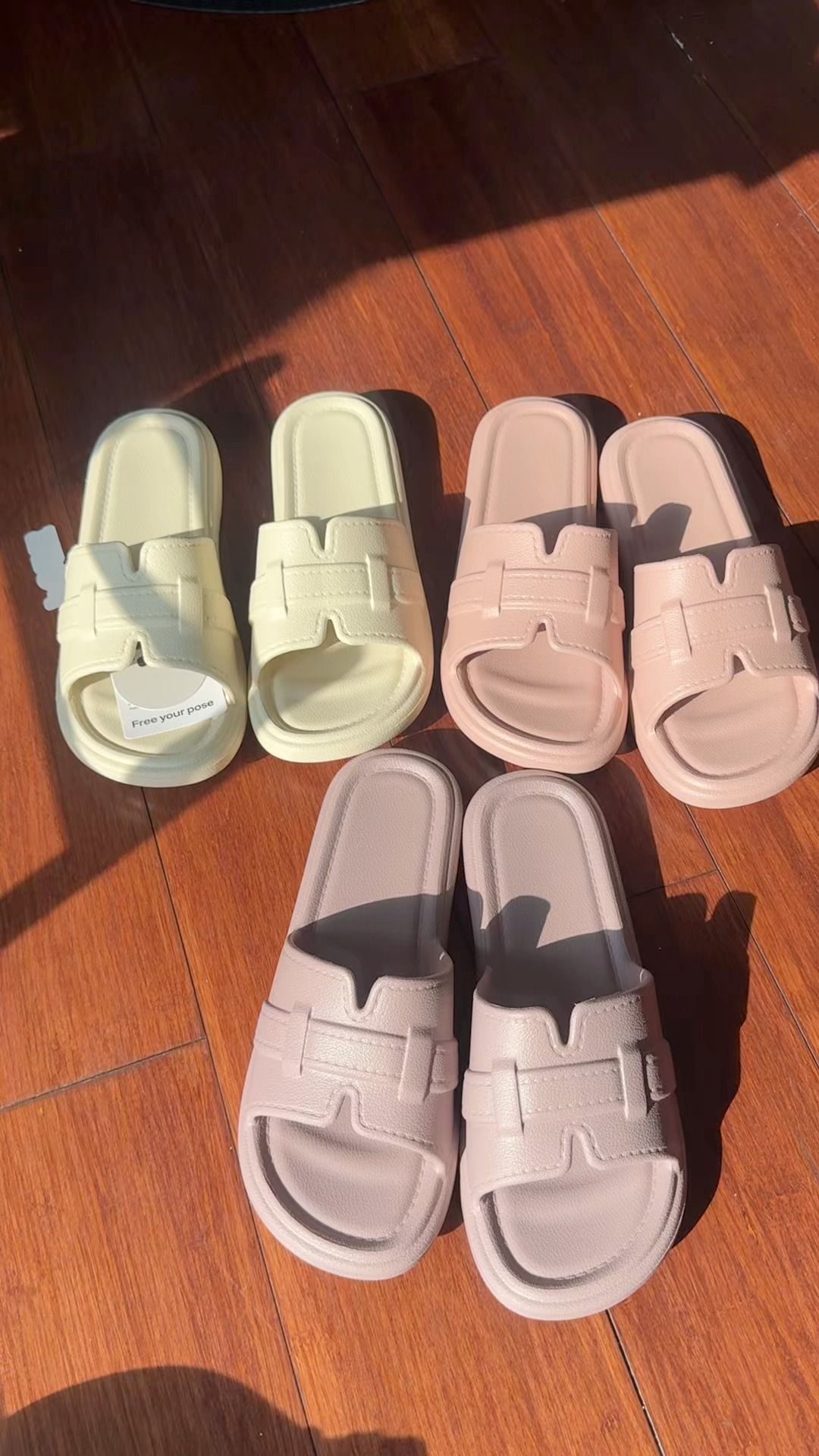 Hannah_Yanah Facebook ad: my fave sandals new design