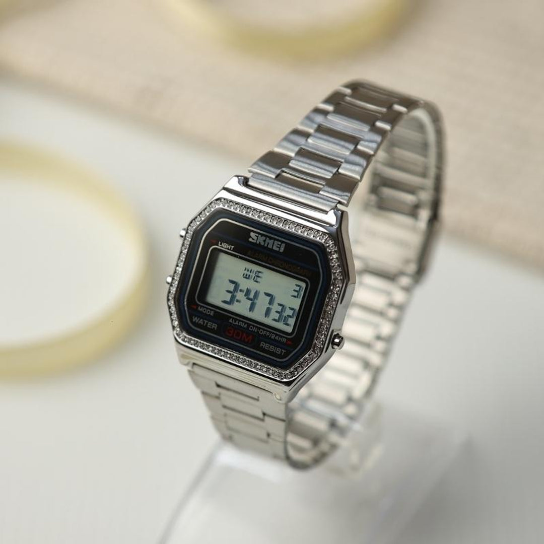 Jewelistic Facebook ad: Hurry! Stocks are selling out fast, once they’re…
