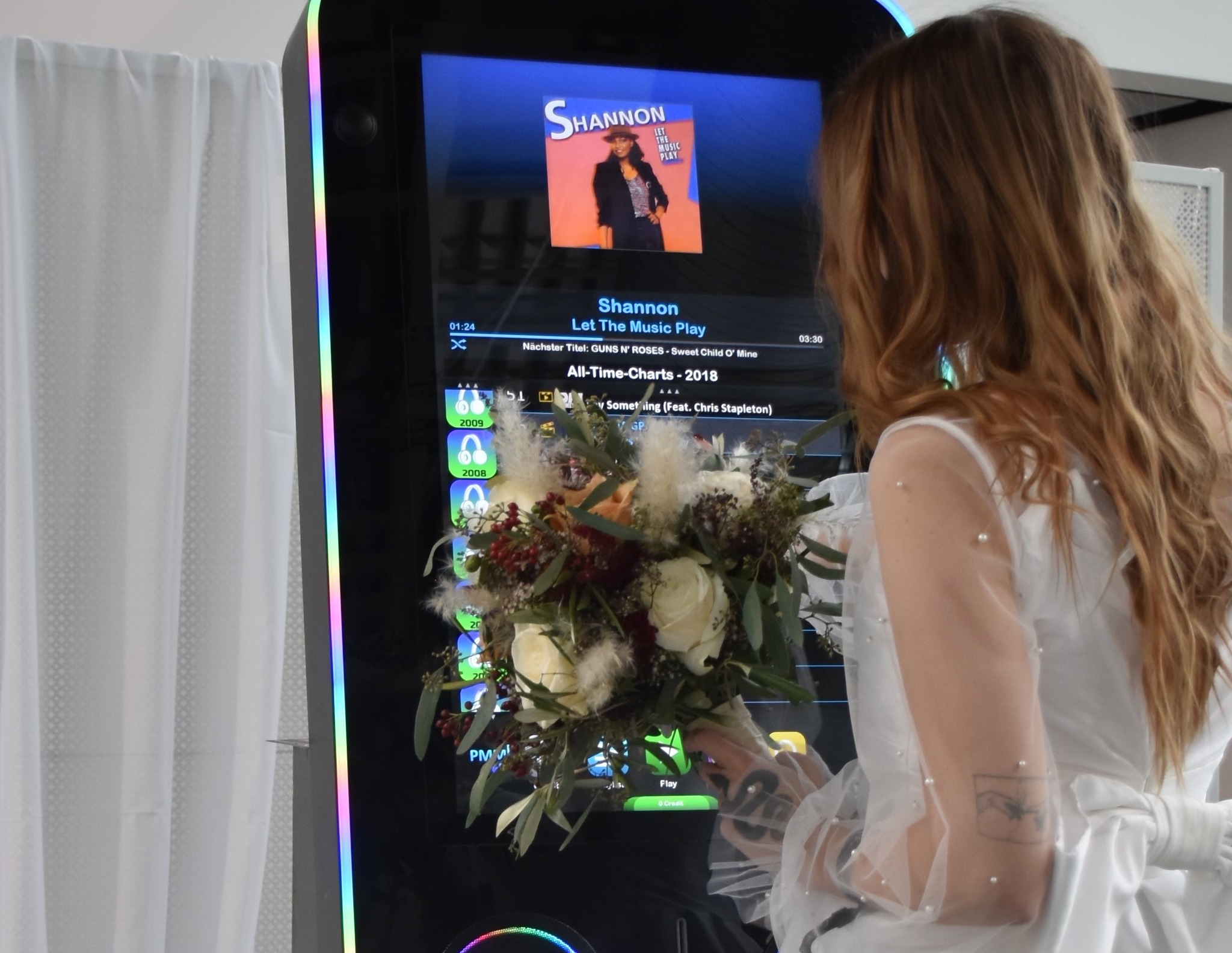 Jukeboxmieten.com Facebook ad: Hochzeit mit Jukebox