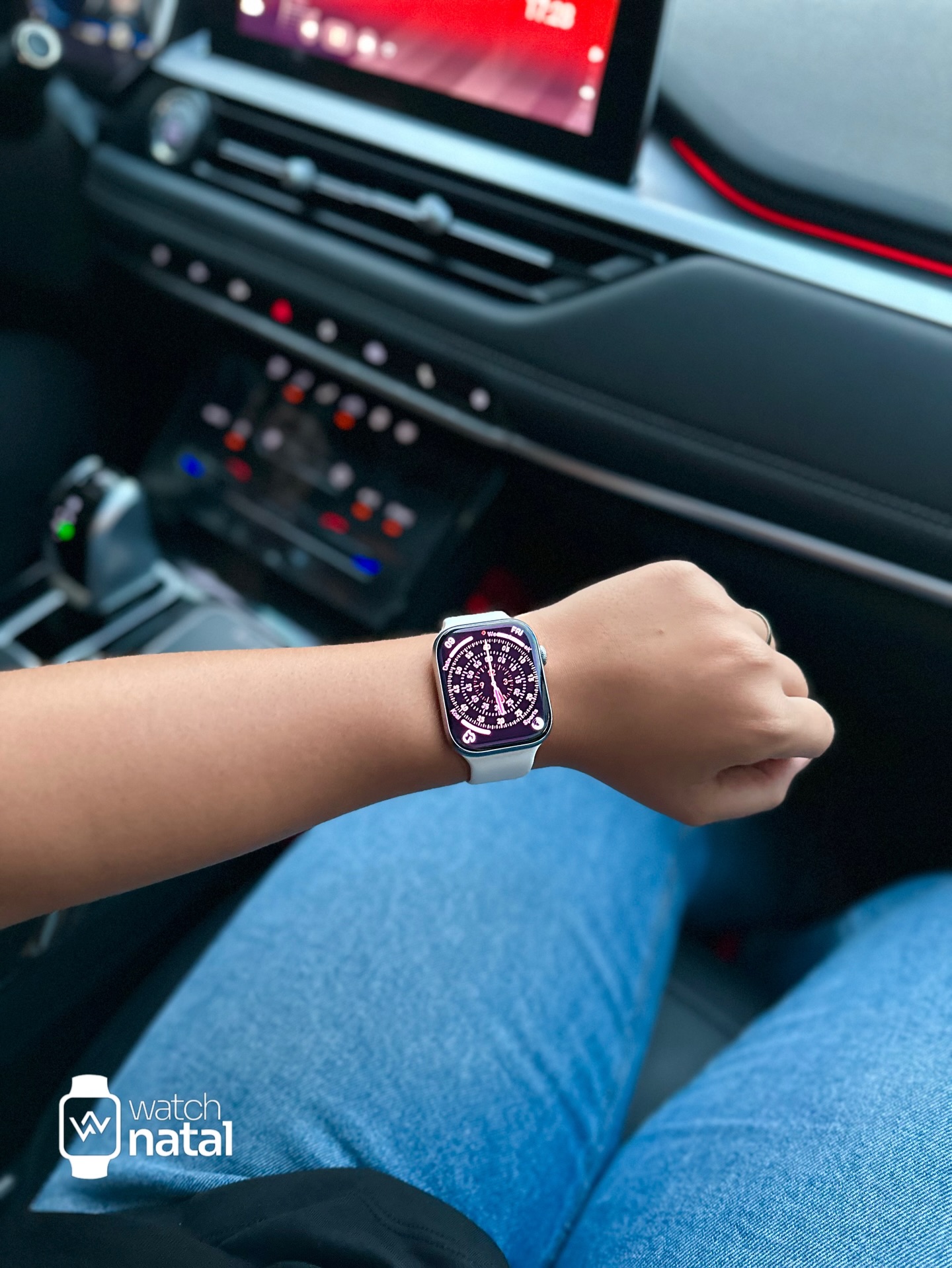 WatchNatal Facebook ad: 1. Elegância no pulso, performance no dia a…