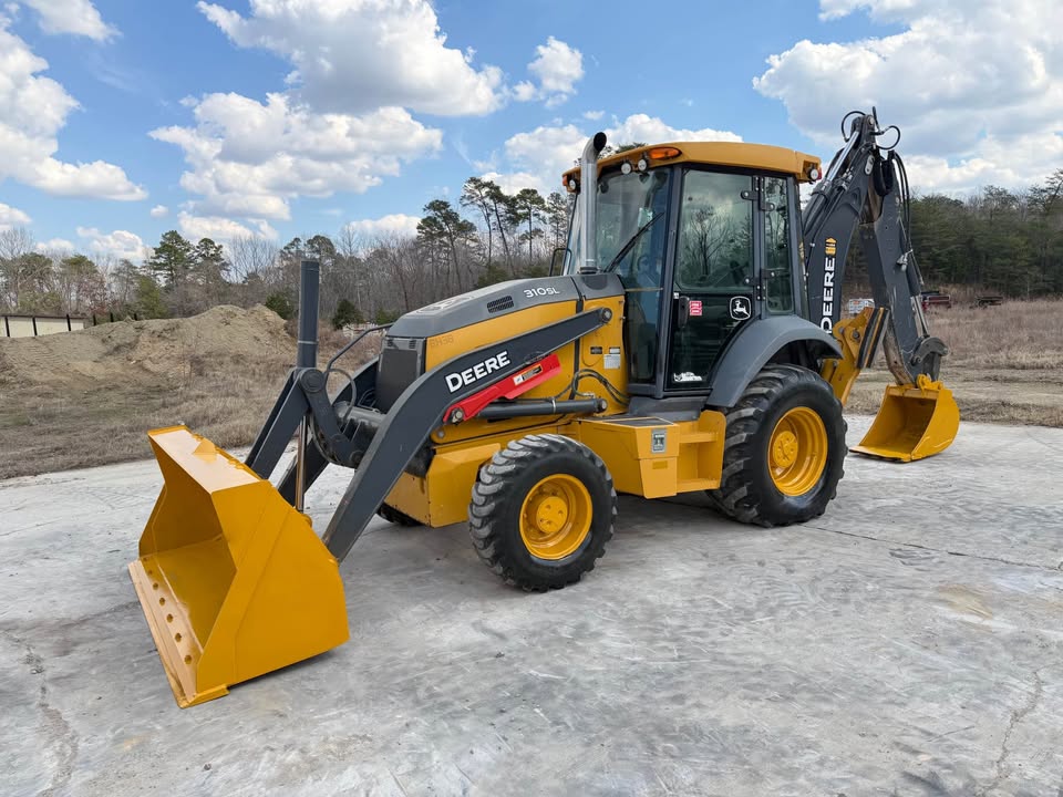 ID-FarmEquipment Facebook ad: $23,000 - 2022 JOHN DEERE 310 SL
