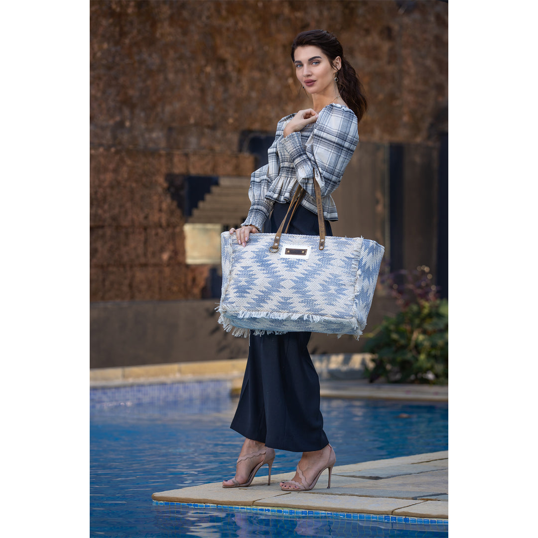 Myra Bag Facebook ad
