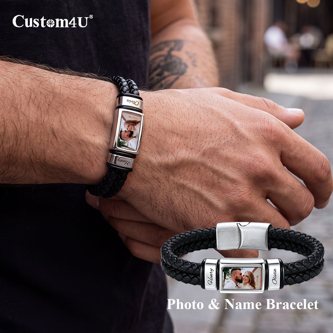 Custom4U Jewelry Facebook ad: Get 10% off or the 1st order