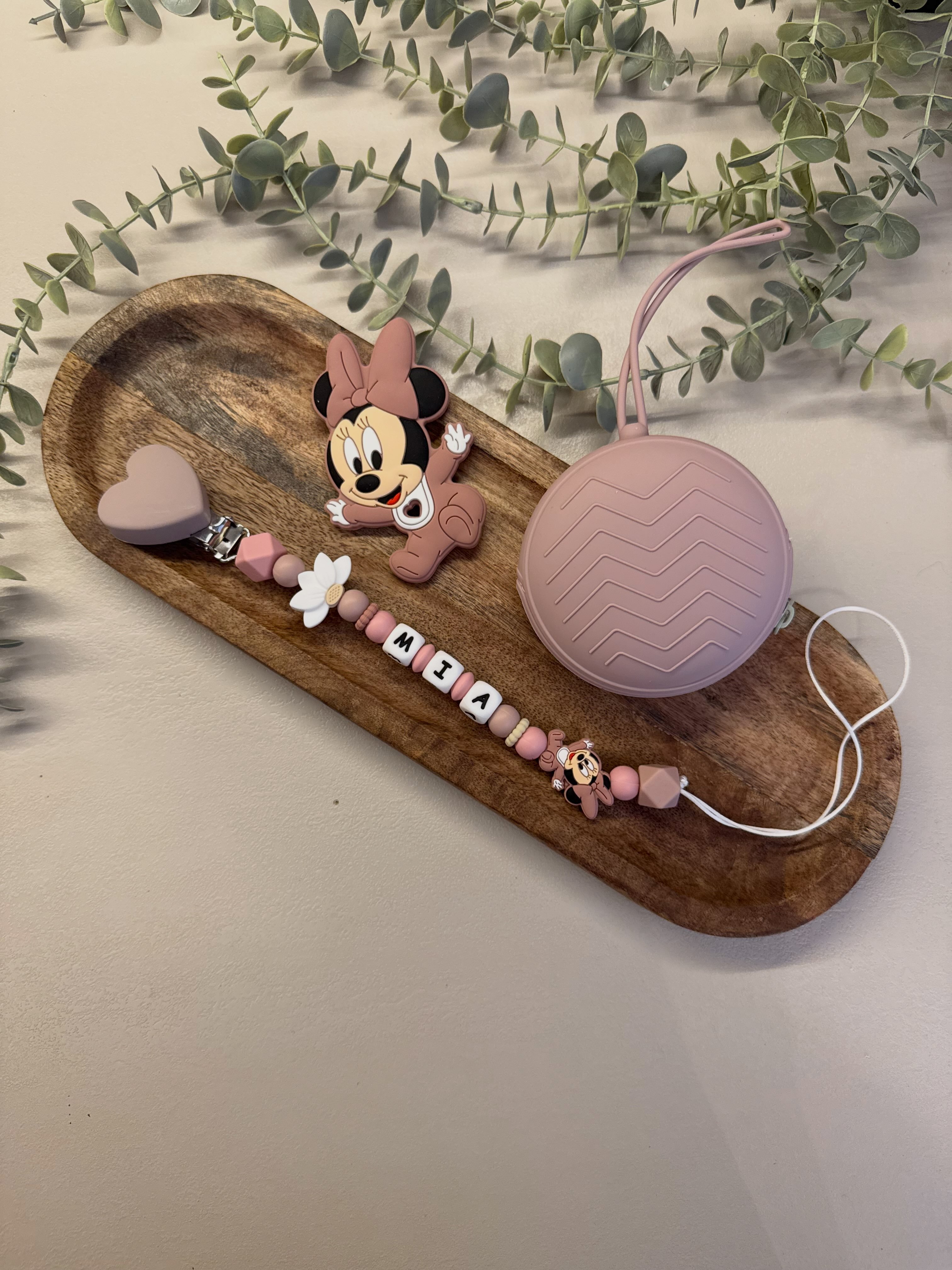 MILO. baby accessories Facebook ad: PERSONALIZOVANI SETOVI ZA BEBE