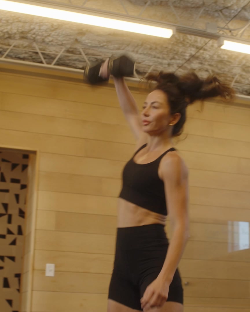 AG1 by Athletic Greens Facebook ad: Make a Pro Move