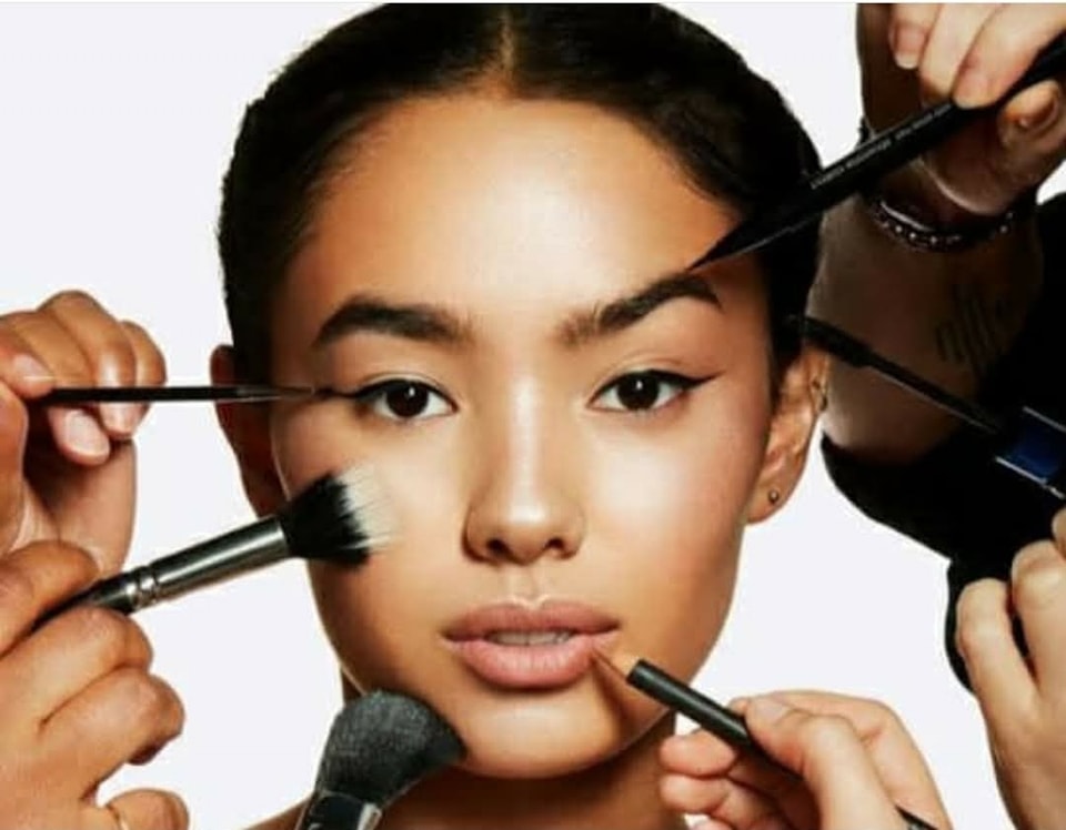 Gideon Akande Facebook ad: ALL CHRISTIAN WOMEN USING MAKEUP WILL END UP…