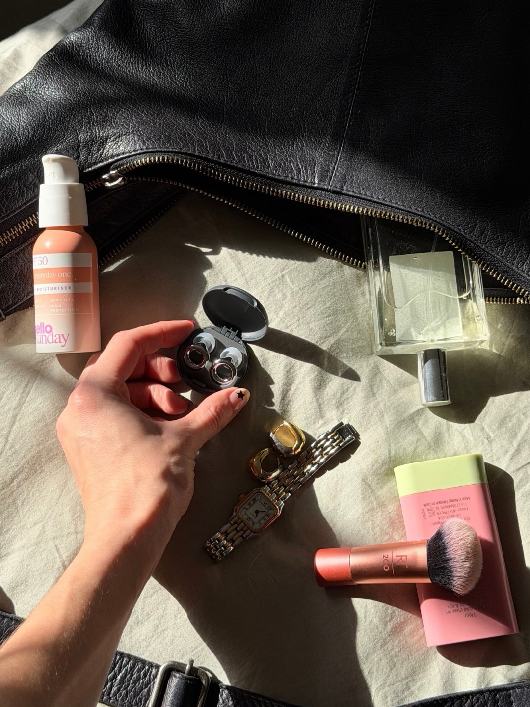 HGG Socials Facebook ad: What’s always in my bag lately?