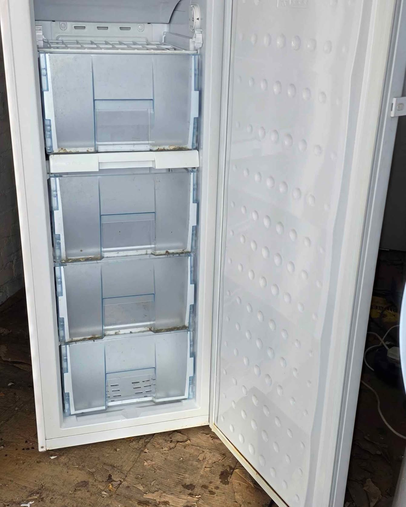 Pyramid Buky Pyramid Facebook ad: Beko upright freezer working perfectly very clean in&out…