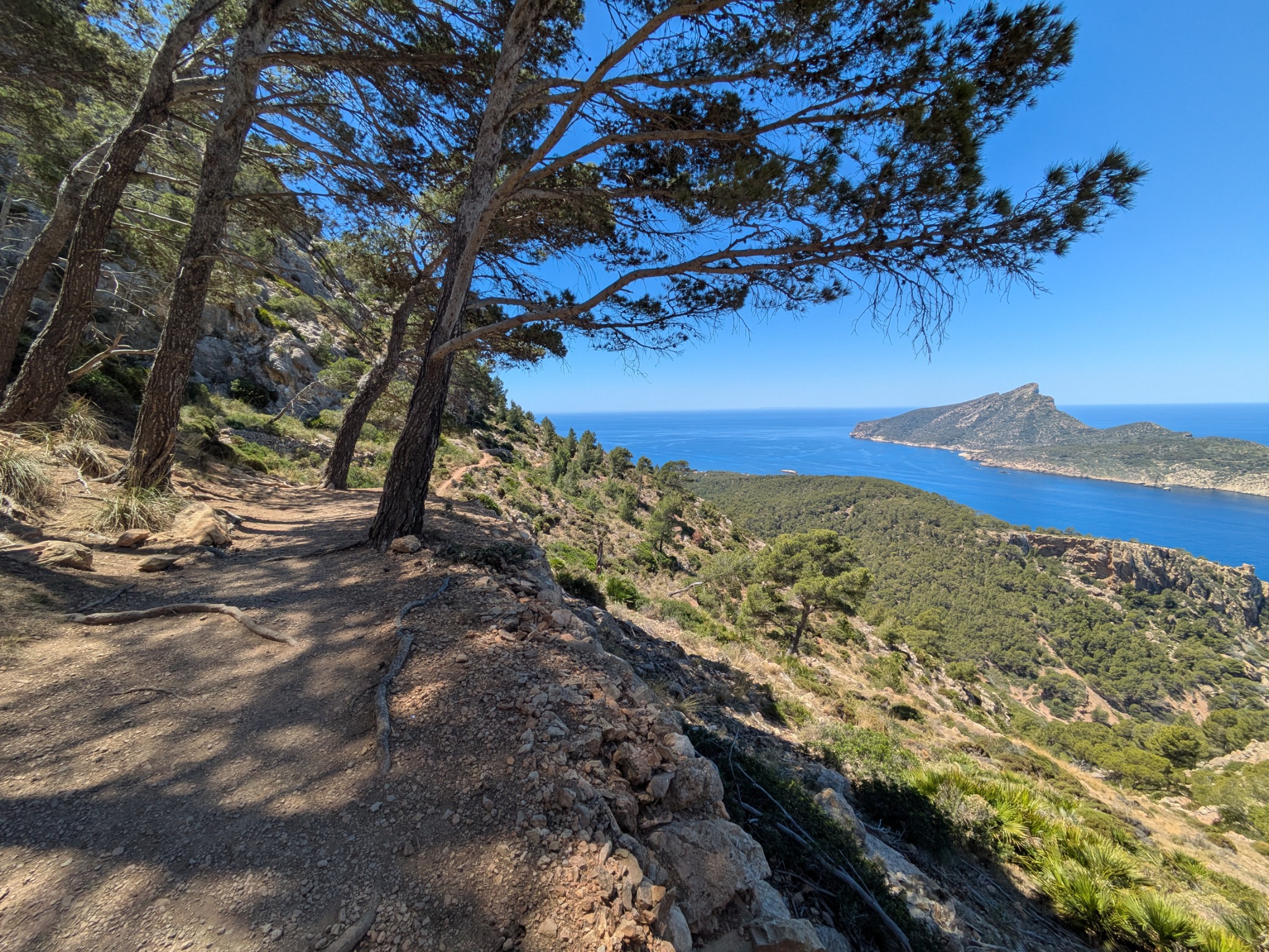 mountainconnections.co Facebook ad: Come experience the European hiking destination no one…