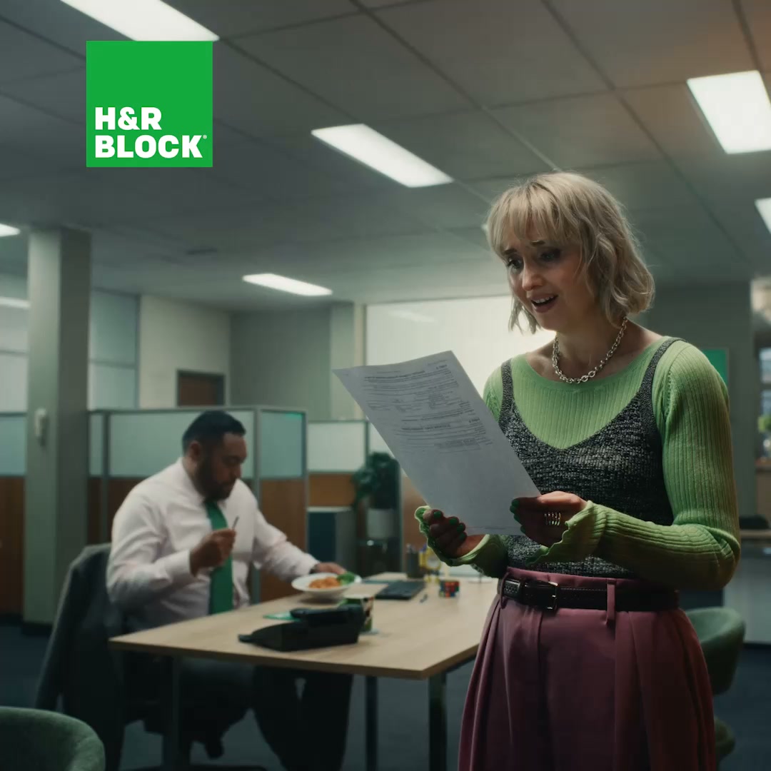 H&R Block Australia Facebook ad: We can do your tax day, night & weekends