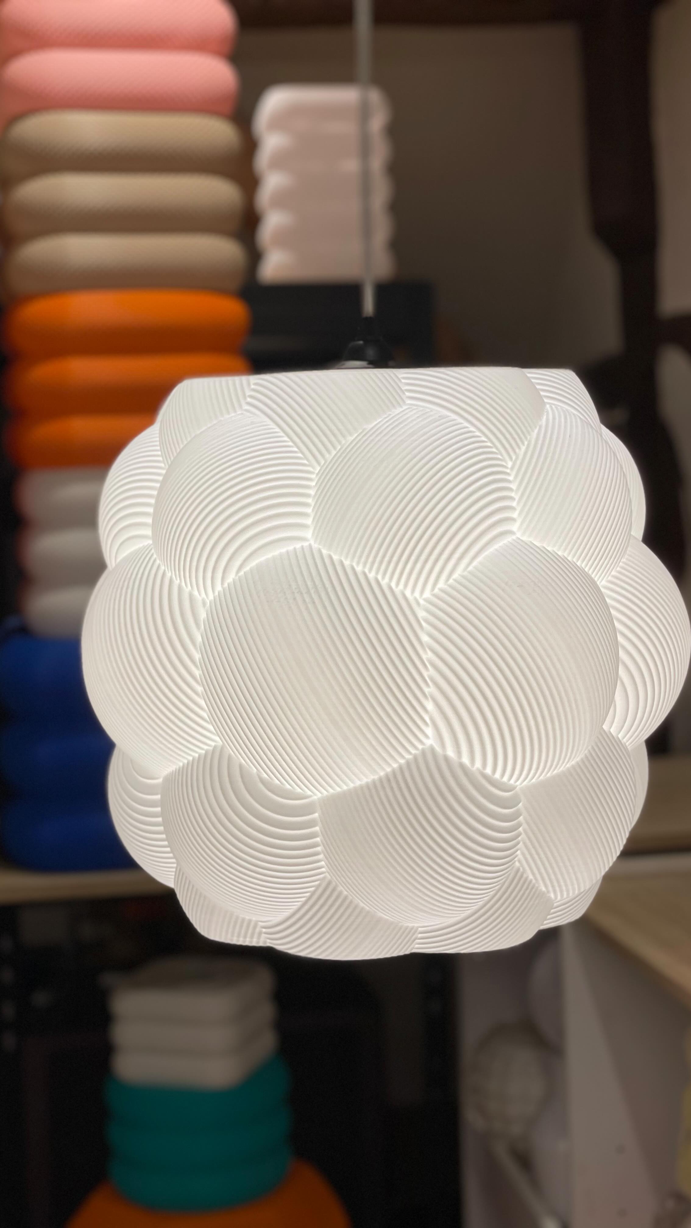 Munky 3D Facebook ad: White lampshades are classics - and can be…