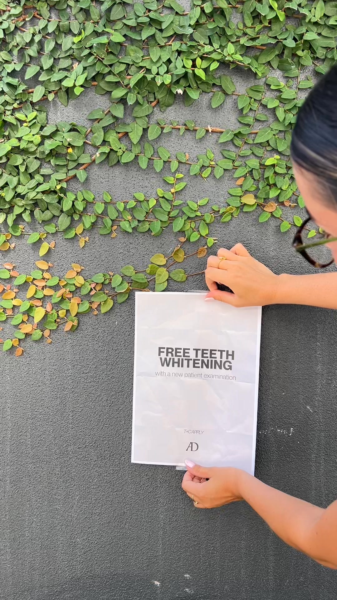 Avenue Dental Facebook ad: Free Teeth Whitening for New Patients