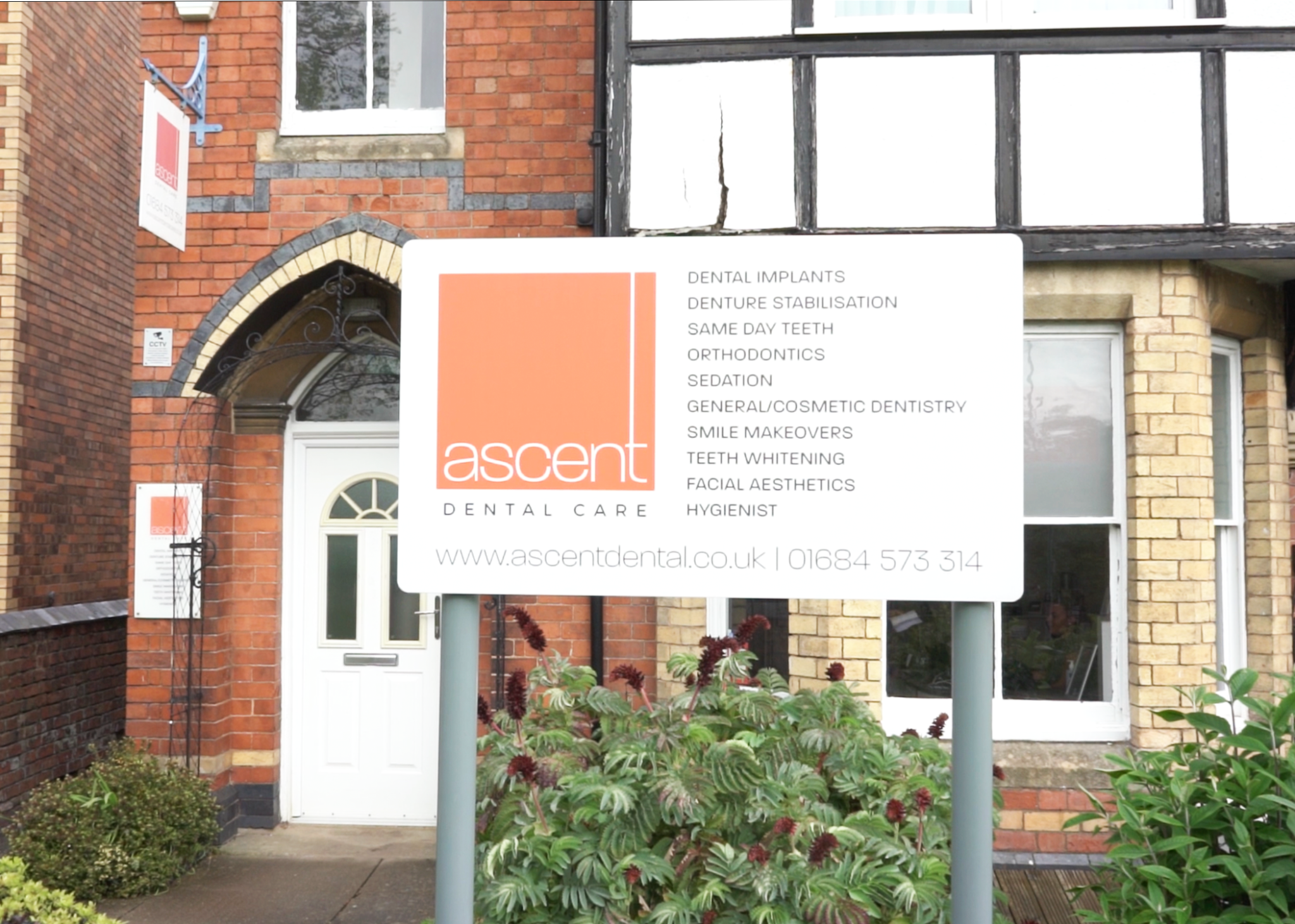 Ascent Dental Care Malvern Facebook ad from Dec 31, 2025