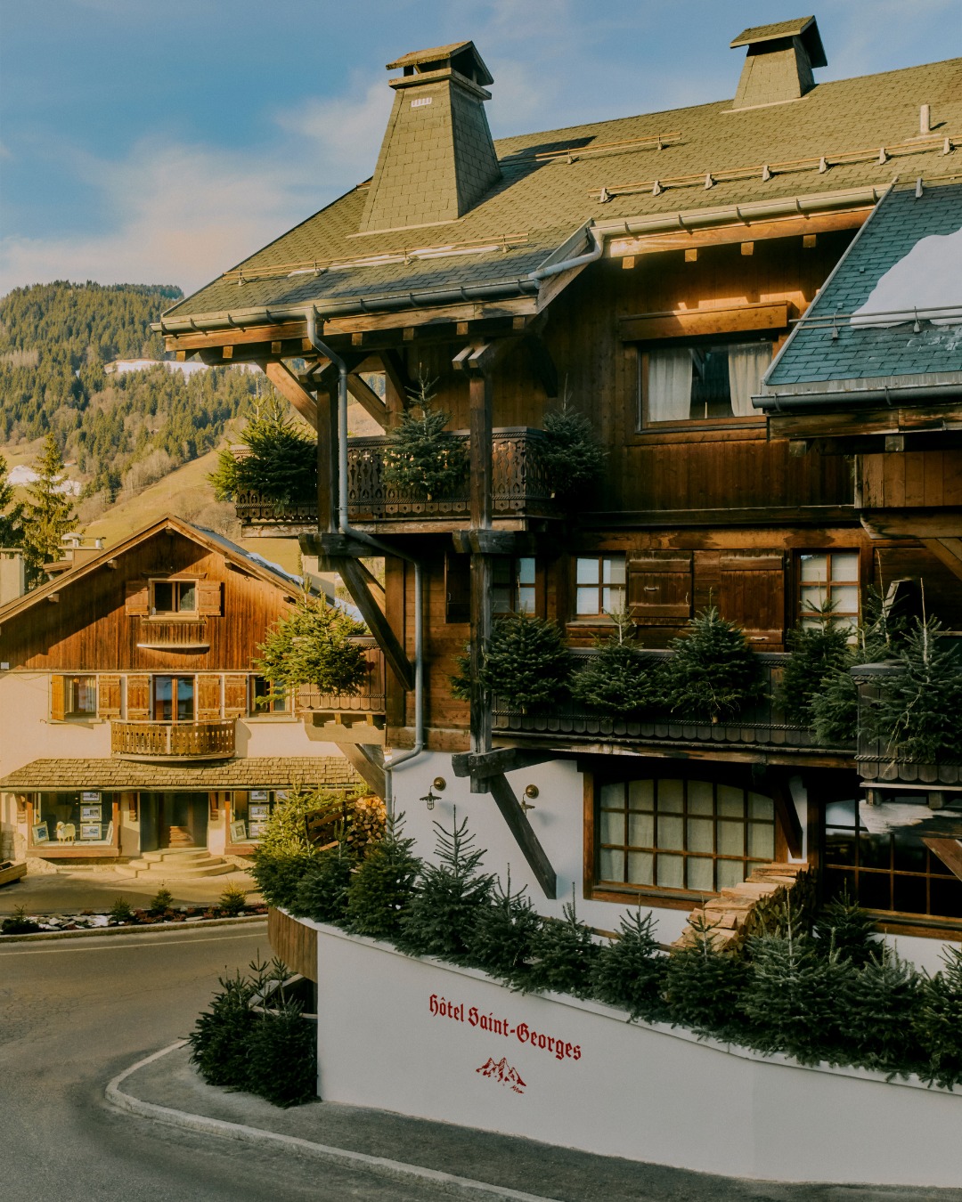 Relais & Châteaux Facebook ad: Sharing nine enticing new properties that just joined…