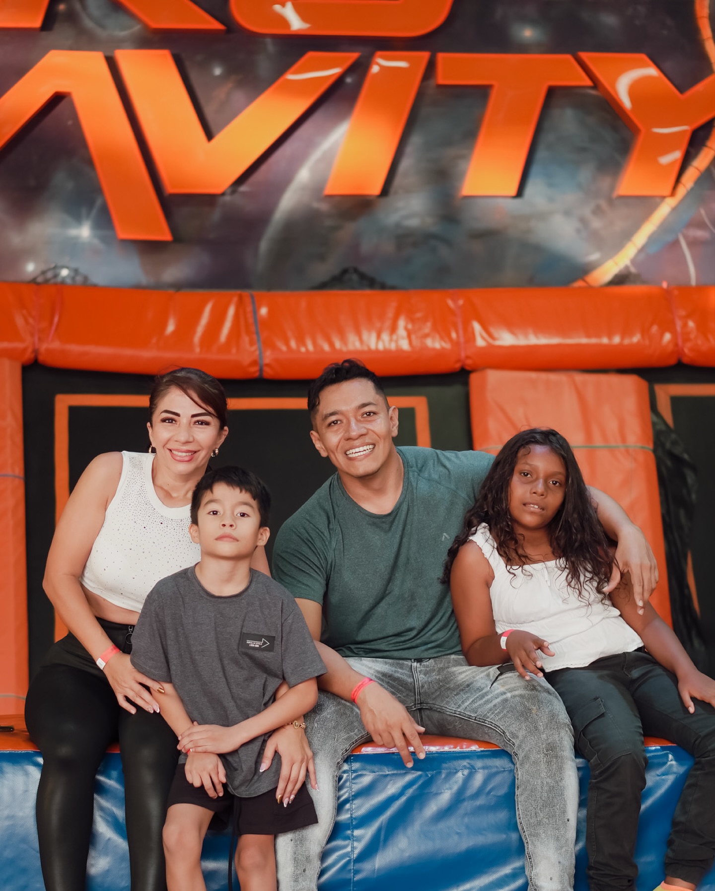 Zero Gravity Cali Facebook ad: En Zero Gravity nos encanta divertirnos… ¡pero mucho…