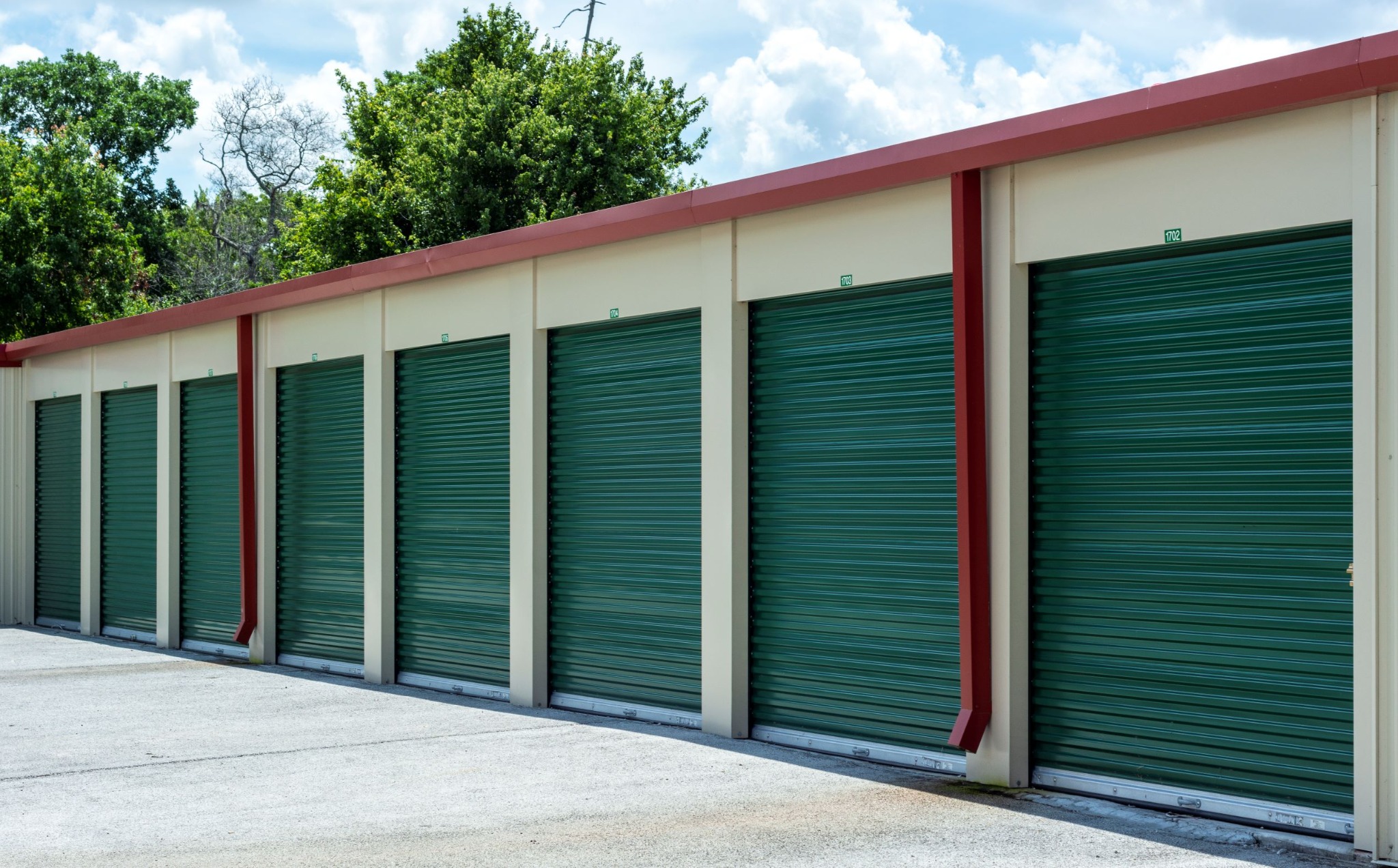 Champion Self Storage - Ruskin Facebook ad: Running out of room at home?