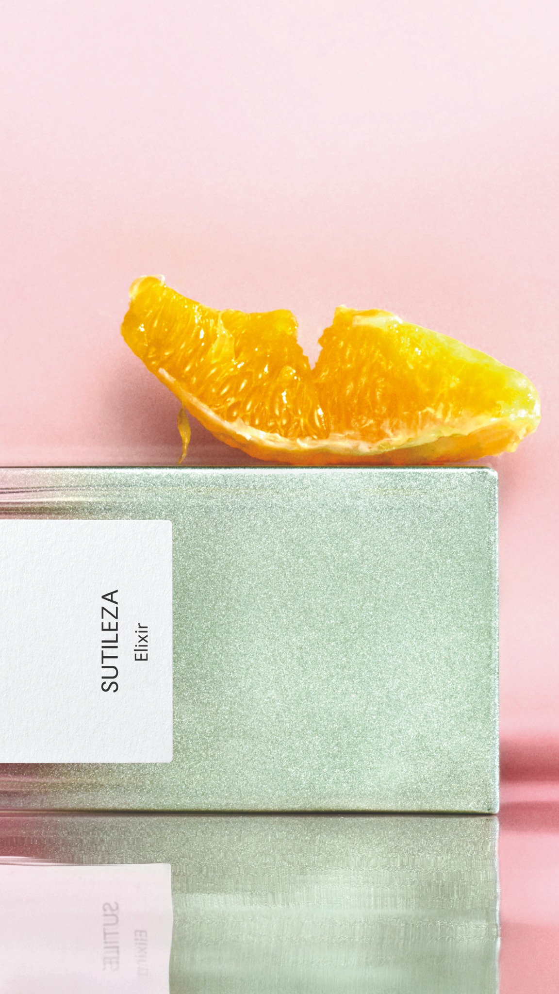 LOEWE Perfumes Facebook ad