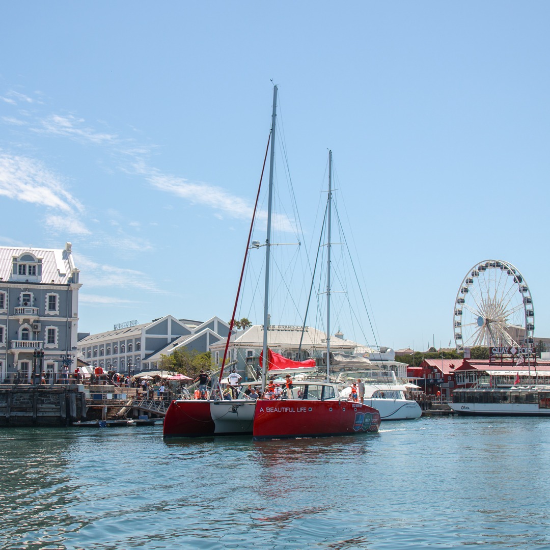 Waterfront Boat Tours Facebook ad: 30min Harbour Cruises and 60min Sailing in the bay