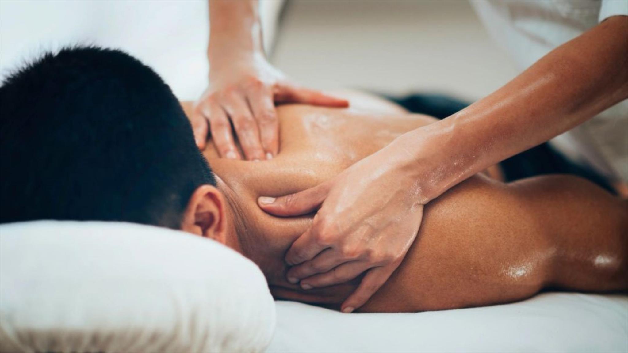 Mae Acupuncture Herb Clinic Facebook ad: Heal Using Western and Eastern Therapies