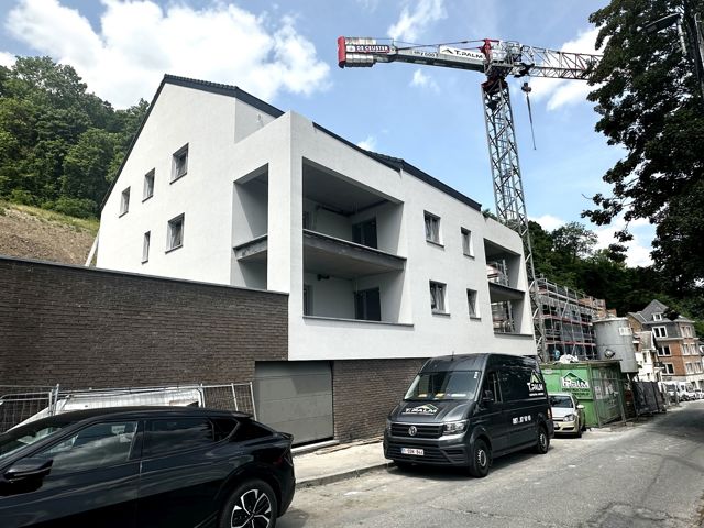 Latour & Petit Namur Facebook ad: Envie de vous installer dans la région namuroise?