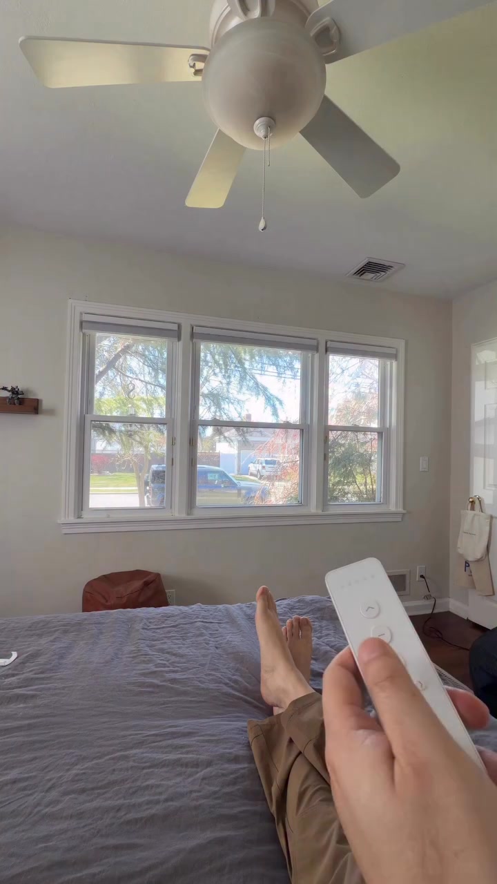 SmartWings Facebook ad: Smart Shades Made Simple