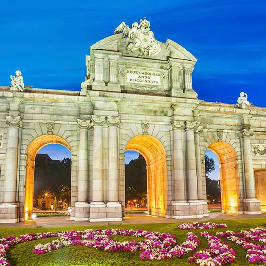Iberojet Facebook ad: ¡Tu próximo destino está más cerca de lo…