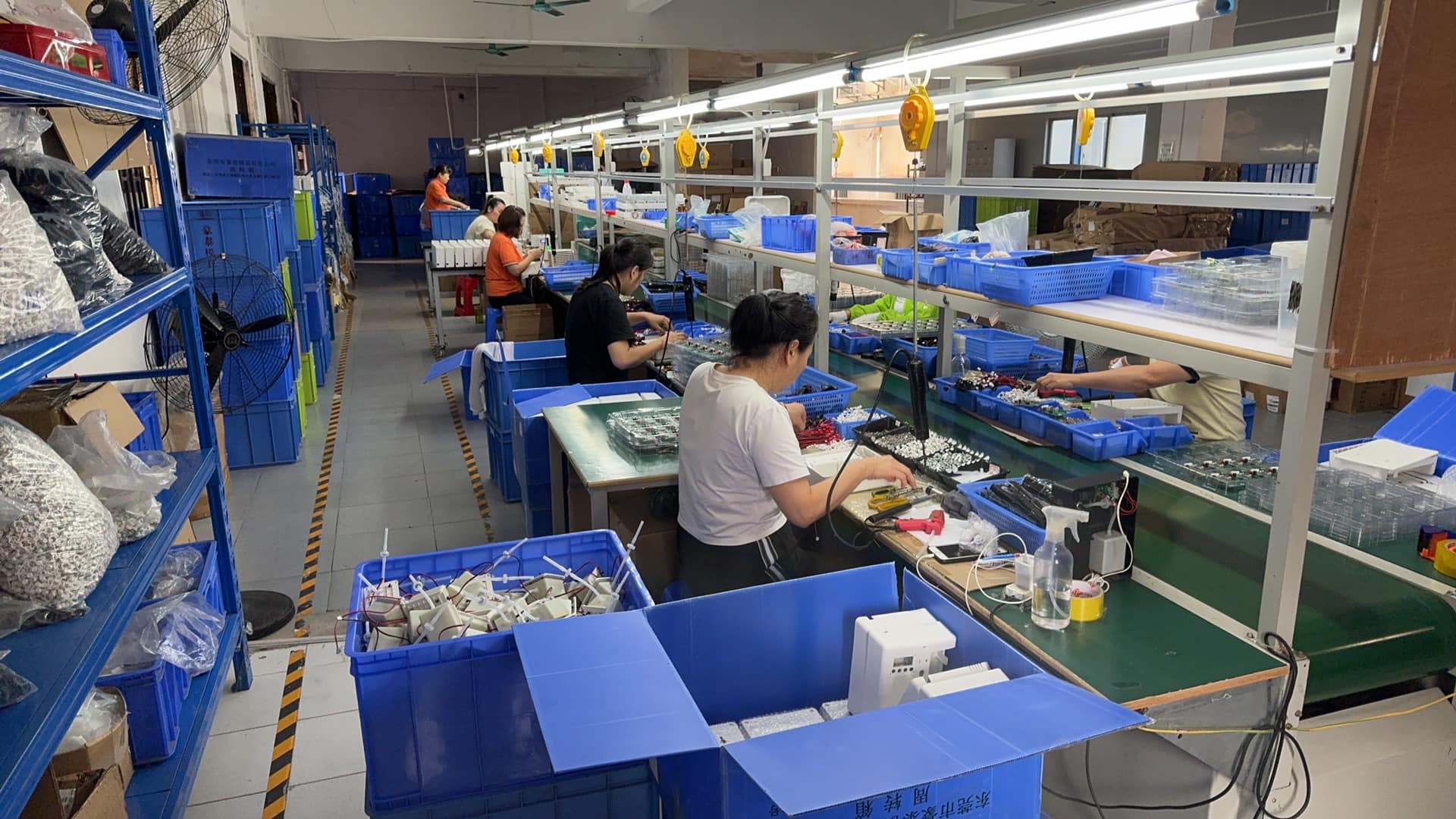 Máy khuếch tán Hương Thơm Facebook ad: CÔNG TY TNHH AFITA VIỆT NAM