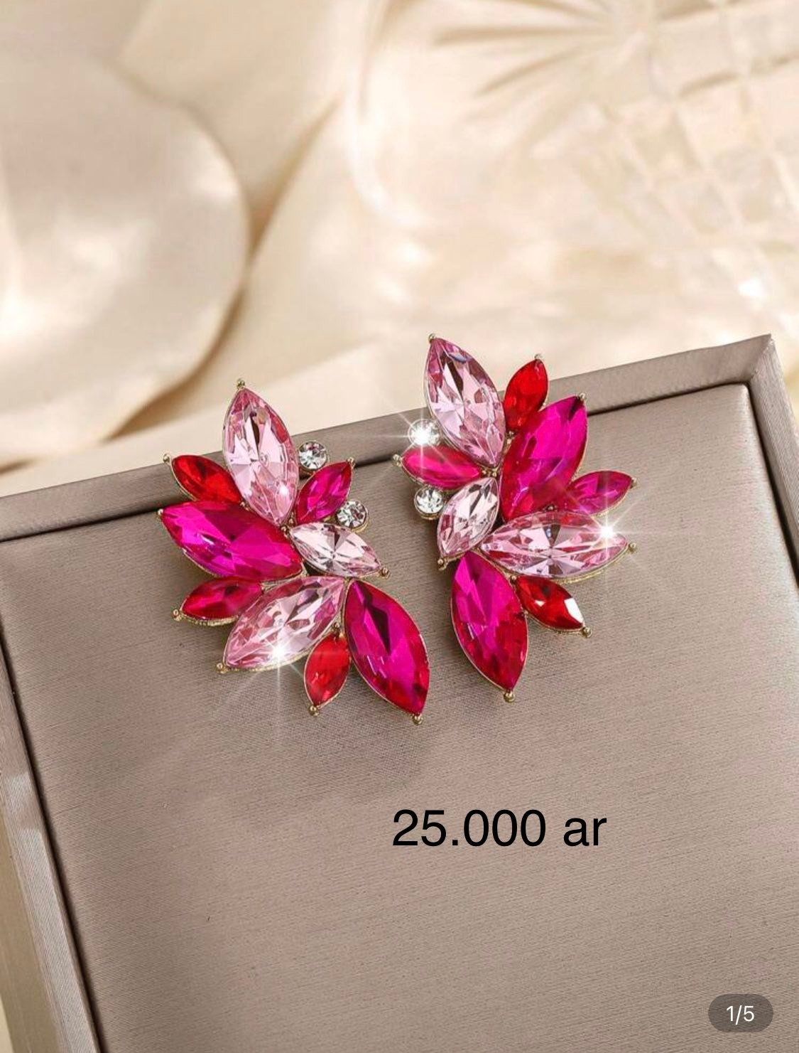Noemie Facebook ad: Des bijoux pour tous les styles