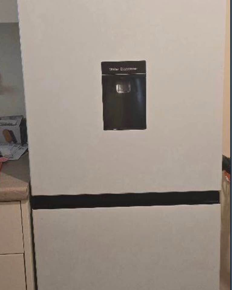 Nicola Jones Facebook ad: FRIDGEMASTER fridge freezer ‘delivery available