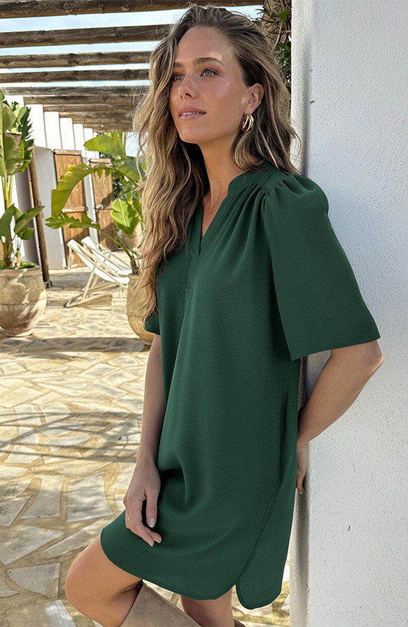 Fashion Musthaves Facebook ad