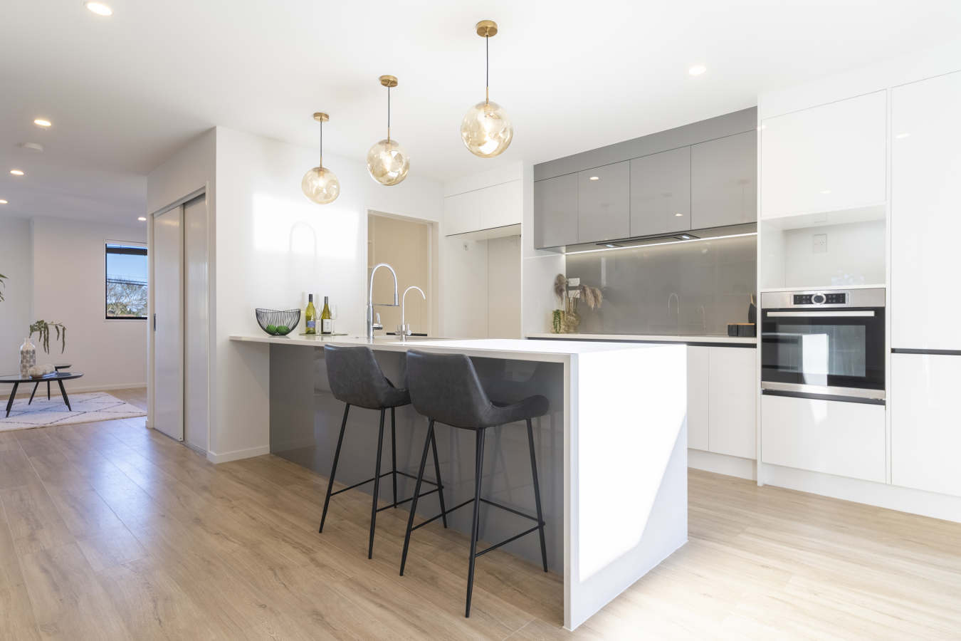 Barfoot & Thompson, Browns Bay Facebook ad: 9 Te Uru Lane Takapuna