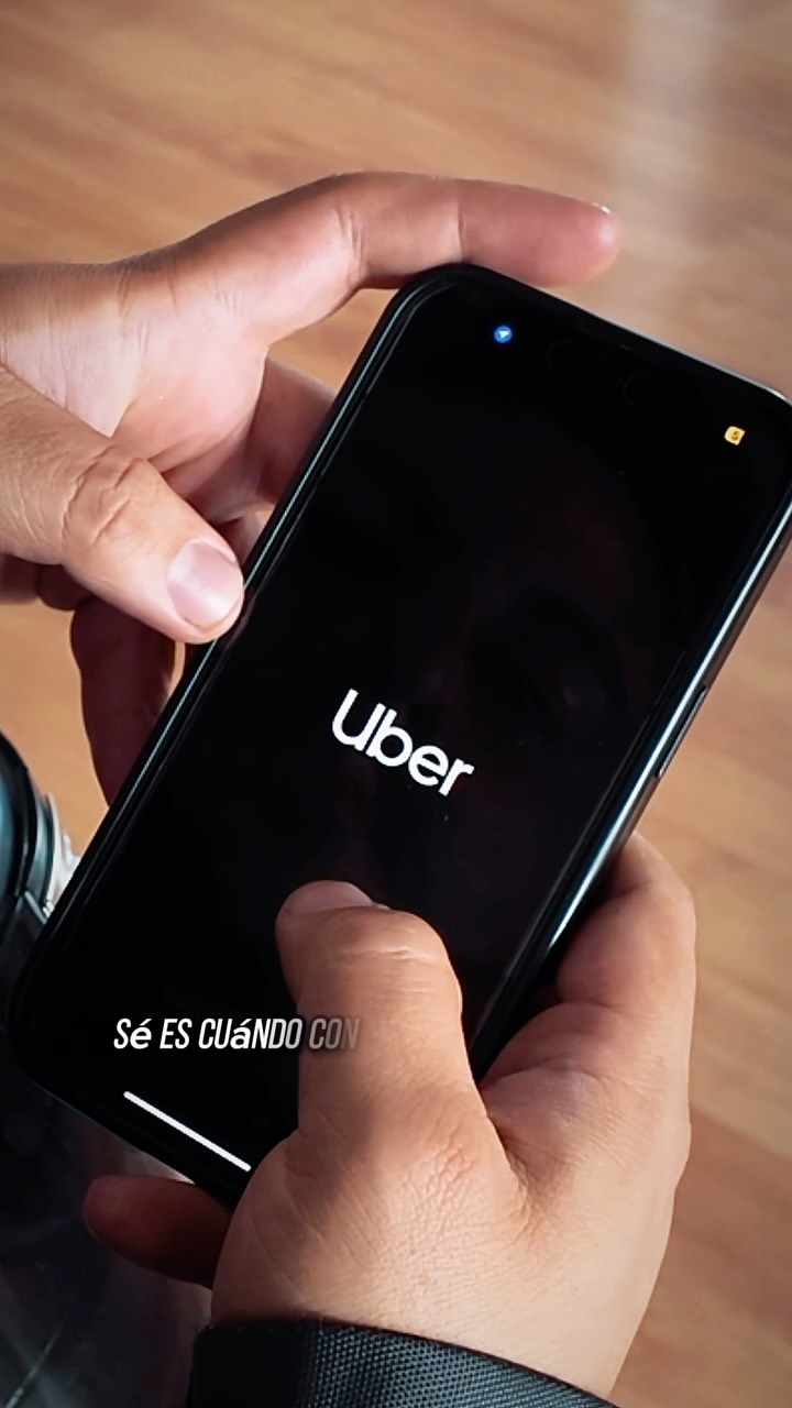 Uber Facebook ad: ¿Quién dijo que por tener moto hay que…