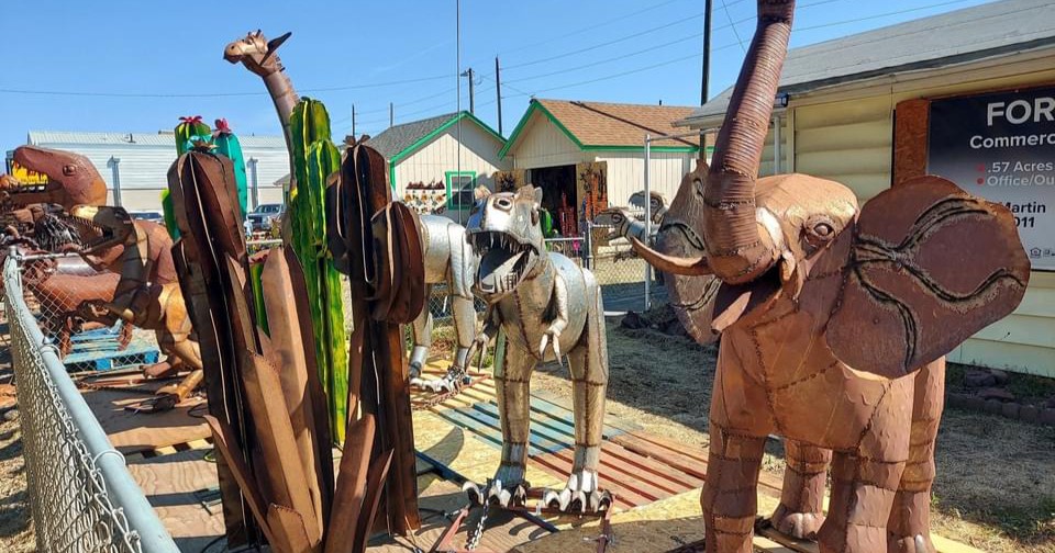 Desert Metal Art Facebook ad: Hi friends of Desert Metal Art