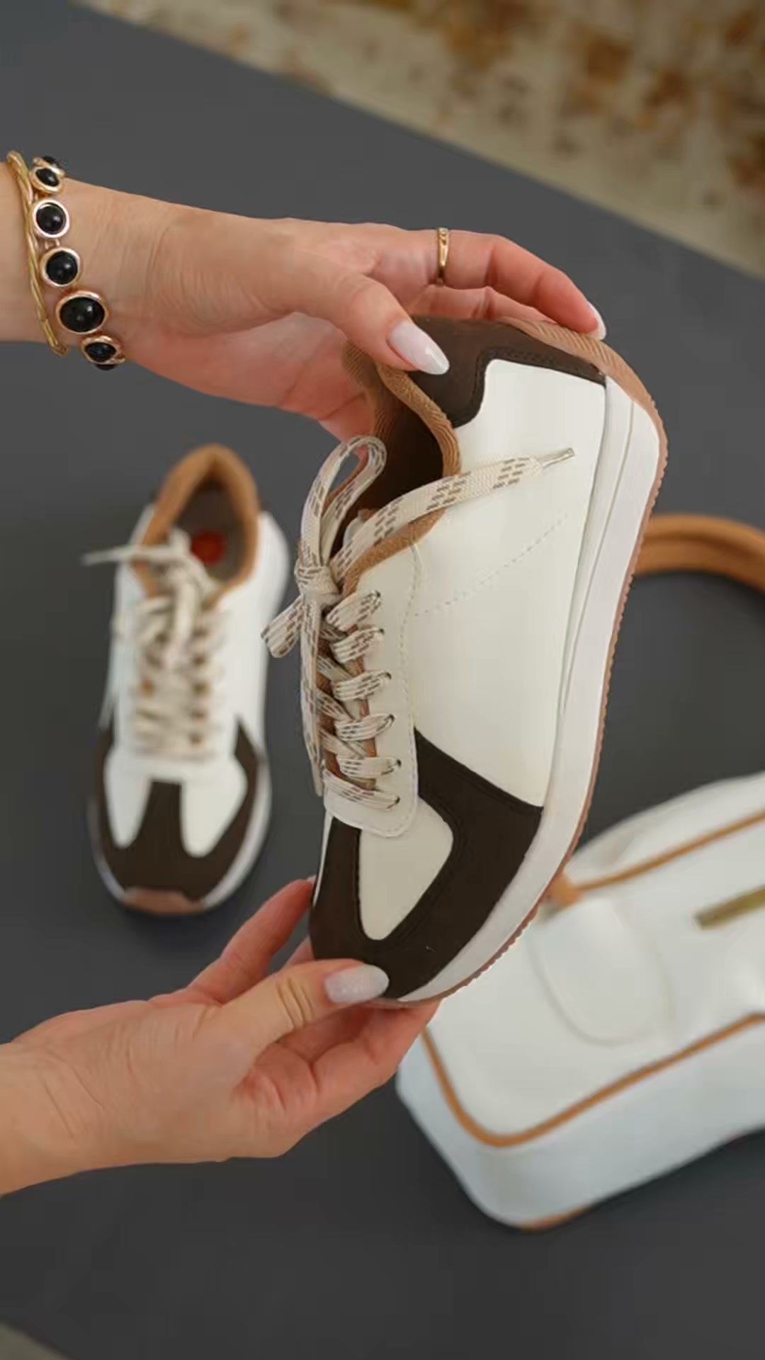 Yloshoes Facebook ad: Arma tu outfit perfecto Cuotas