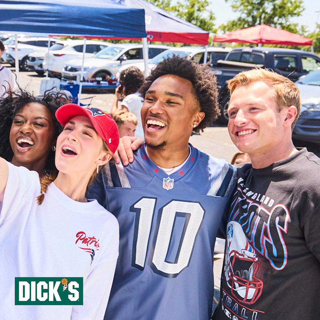 DICK'S Sporting Goods Facebook ad: Football Season Starts Here