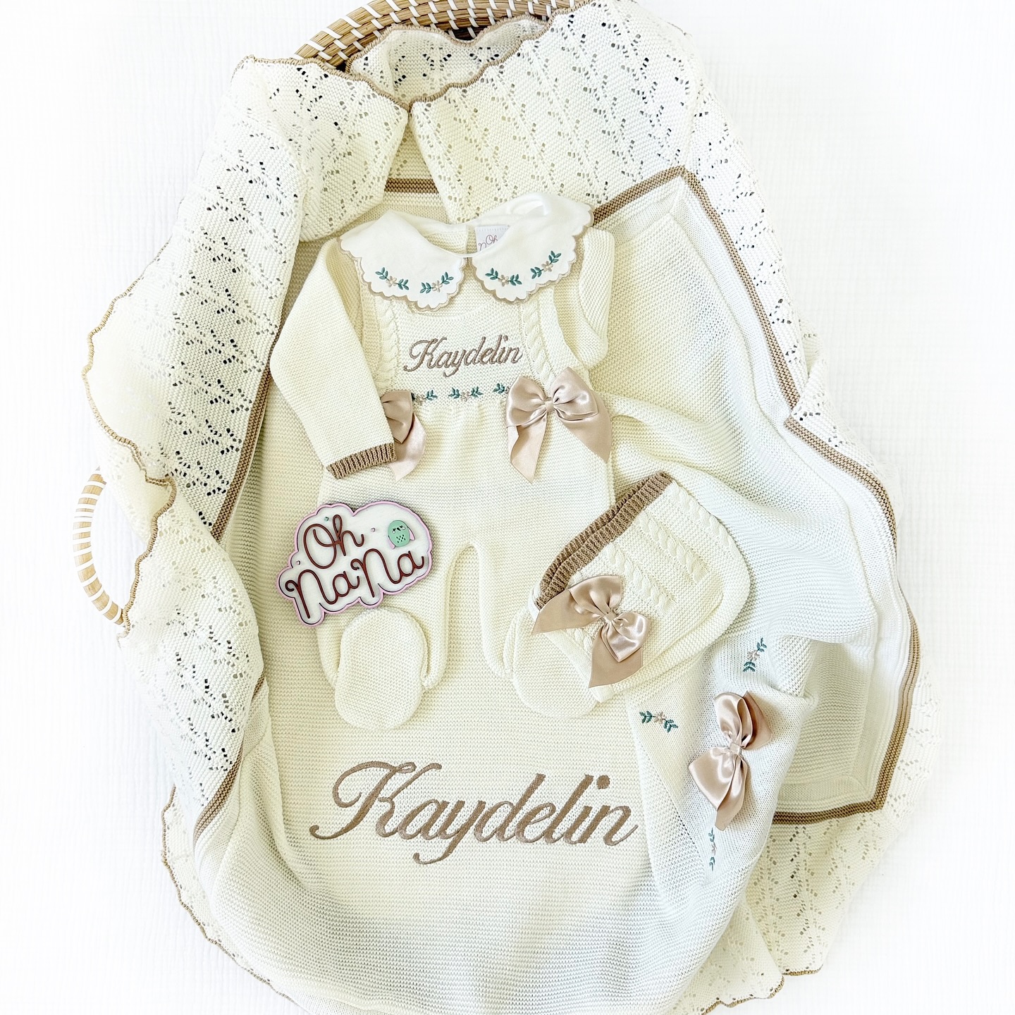 Oh NaNa Facebook ad: Coming Home Outfit + Personalized Blanket