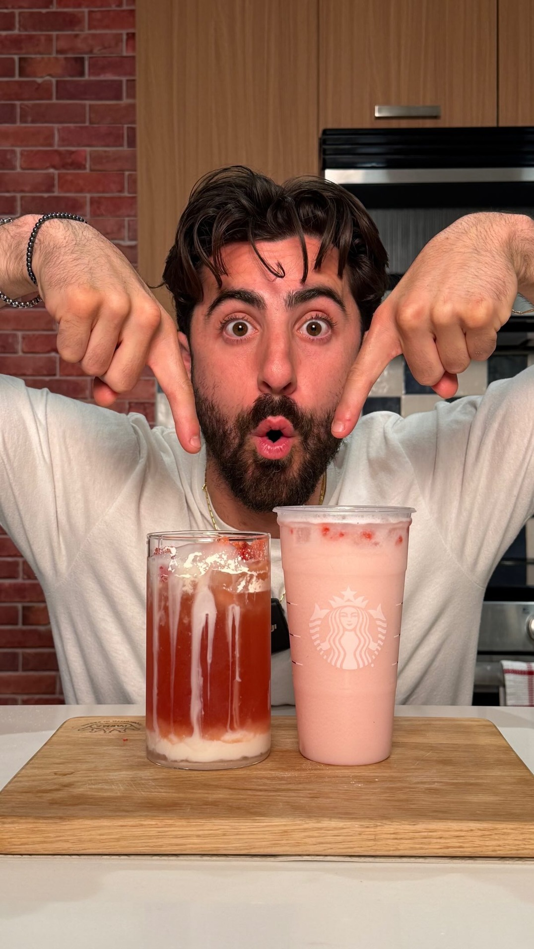Blume Facebook ad: A Starbucks pink drink contains 10 sugar packets