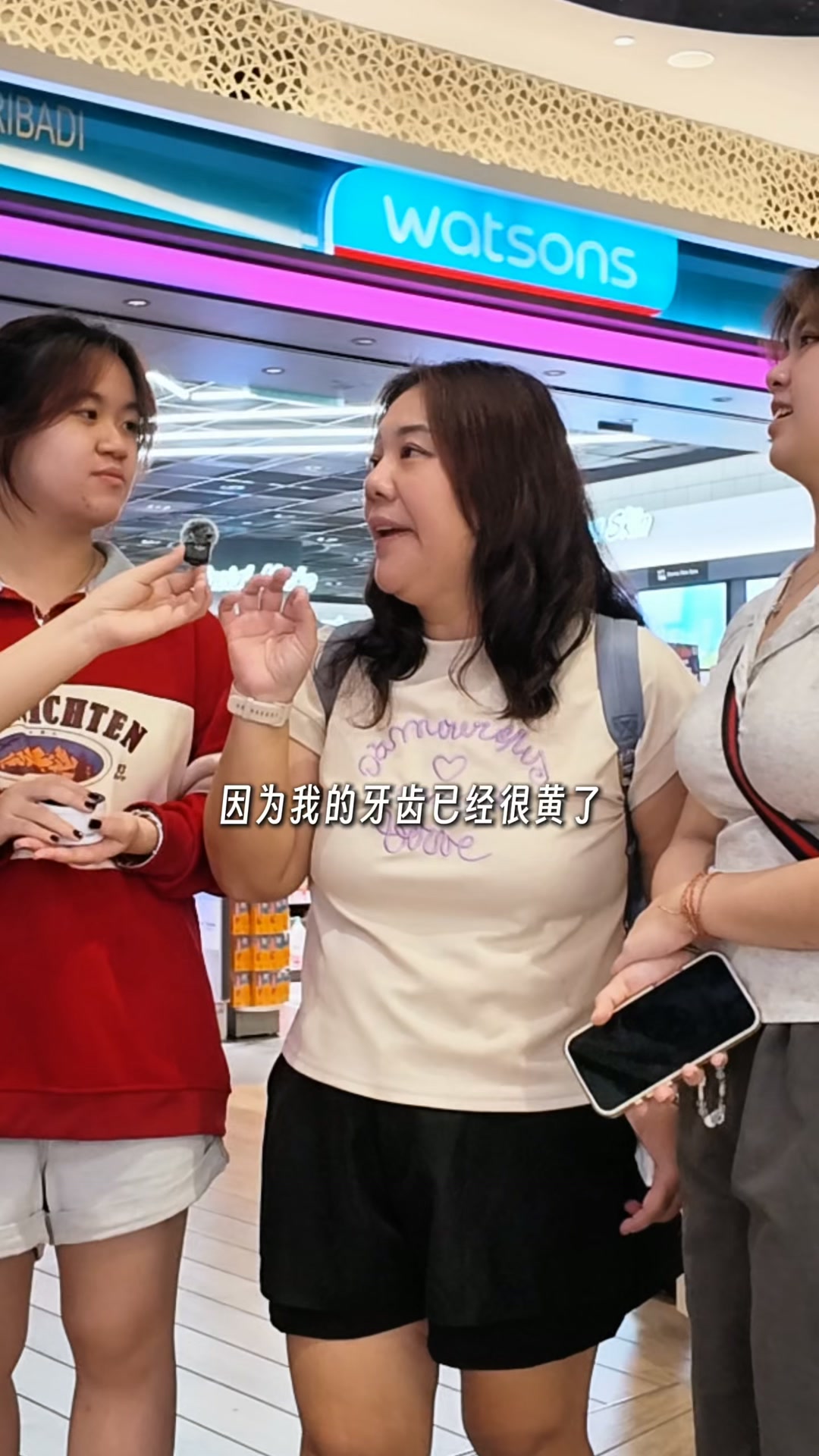 Dr Smile Whitening Facebook ad: 50家Pharmacy售卖 5年销量第一 卖出超过600千罐的牙粉