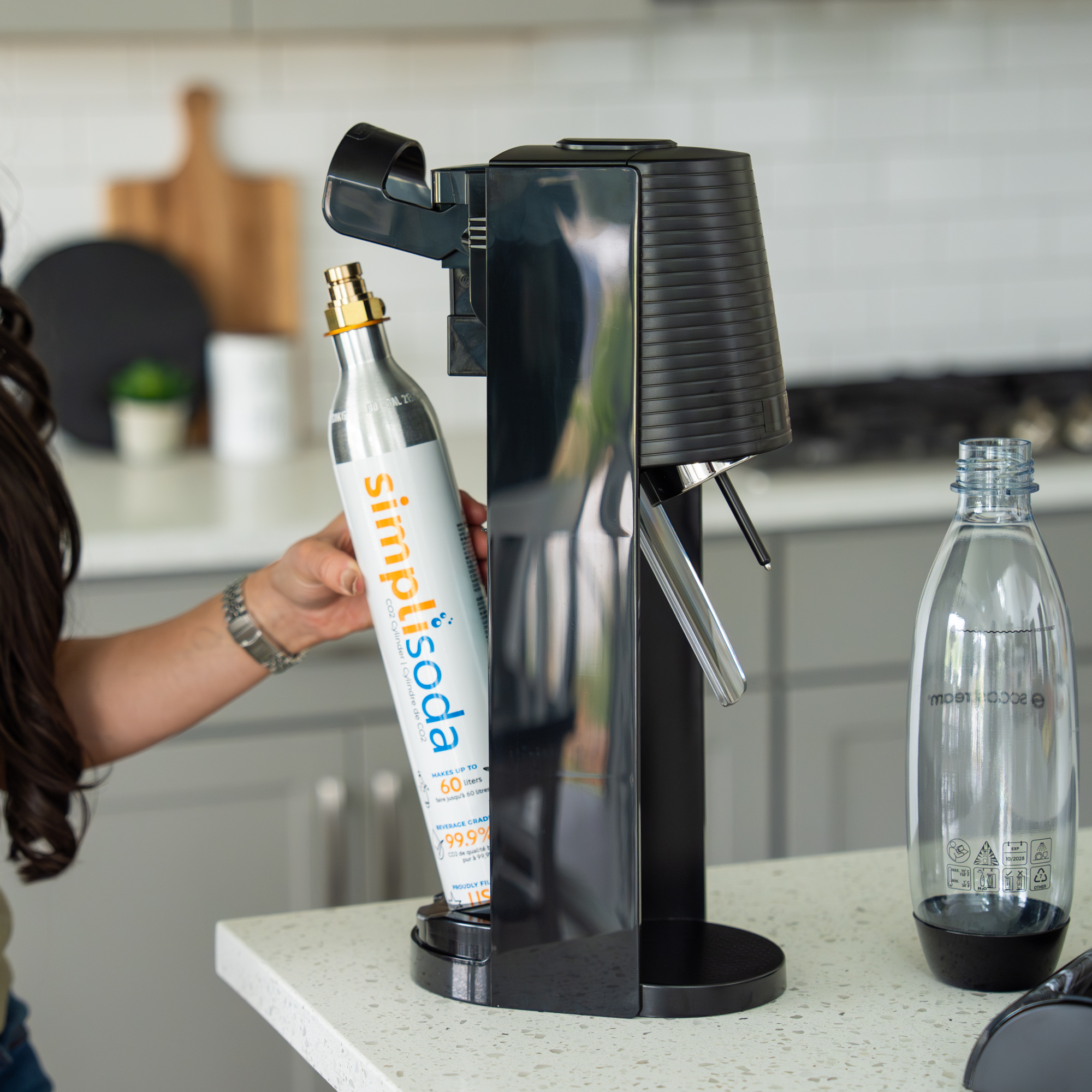 Simpli Soda Facebook ad: The smart way to refill - Same CO2…